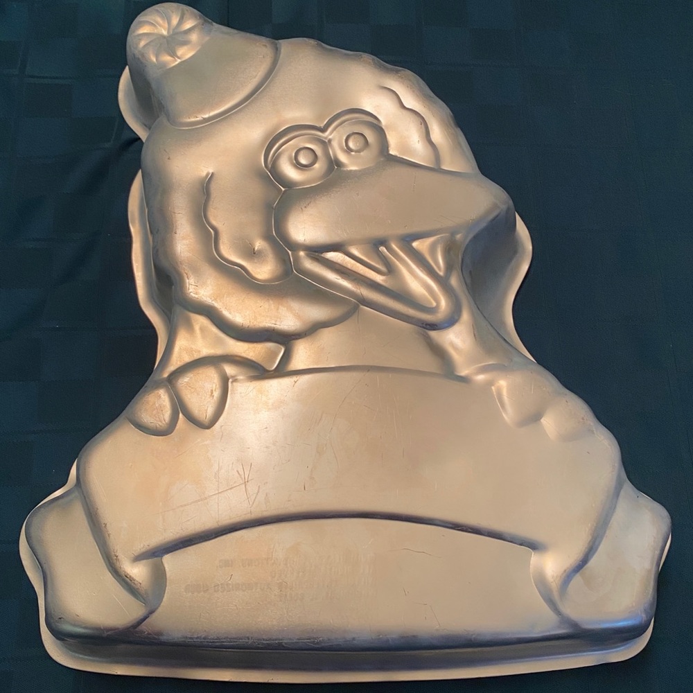 Wilton Jim Henson Sesame Street Big Bird with Banner Aluminum Cake Pan VGC